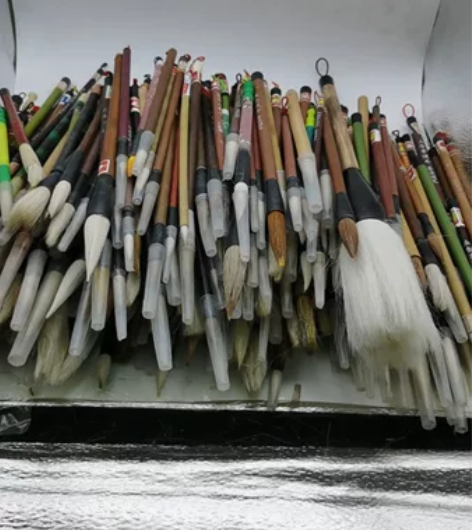 捡漏，八九十年代老湖笔，270支，保证都是...