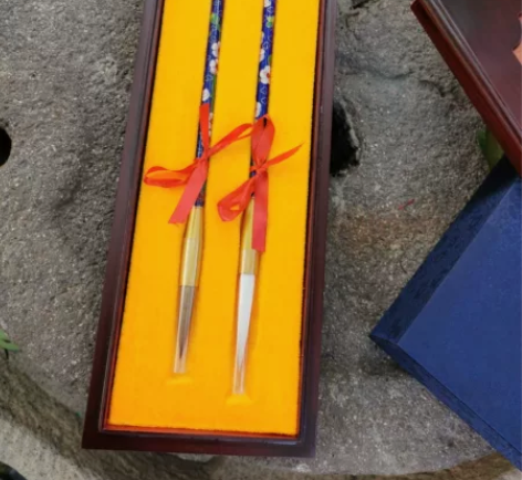 国货全新老笔景泰蓝珐琅对笔，笔杆采用景泰蓝...