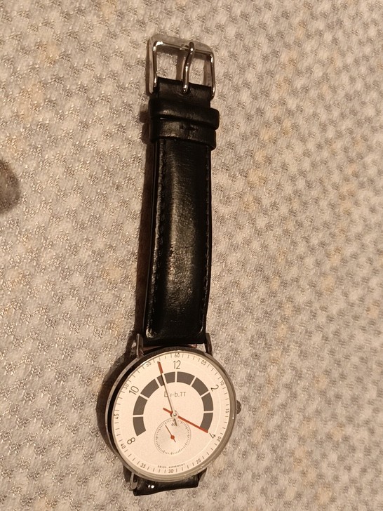 nomos款 石英表 二手成色较新 电池刚...