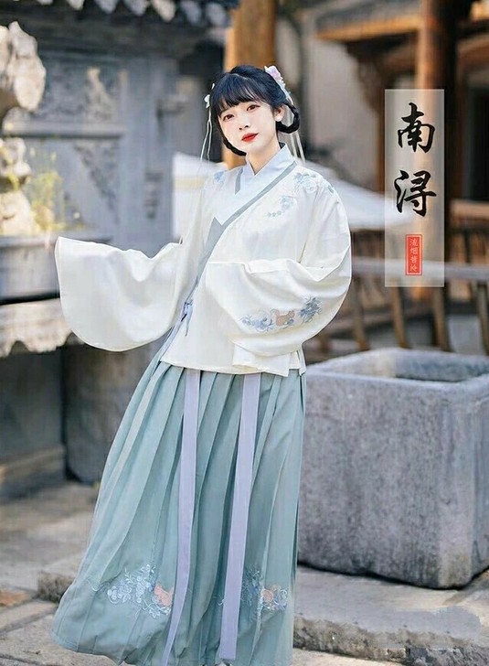 流烟昔冷汉服 南浔(已绝版)