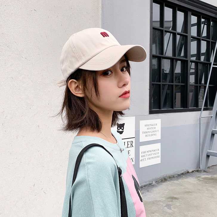 米色帽子