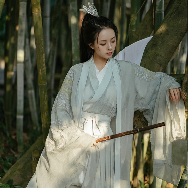 全新四件套，买回来发现大了，全新没穿过，扔...