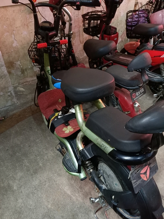 雅迪酷雷电动车60V20安