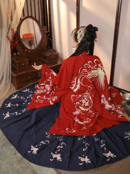 墨子研海棠明制汉服大面积绣花重工