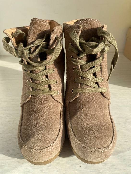骆驼品牌真皮头层牛皮反毛皮坡跟牛筋底短靴，...