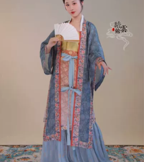 踏云馆印金填彩全衣缘褙子m码，穿一 感兴趣...