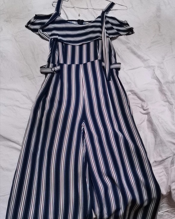 露肩条纹连体裤   上身显瘦    质量很...