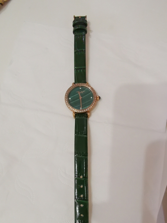 清新小绿表，今年很流行颜色，几乎全新，闲置...