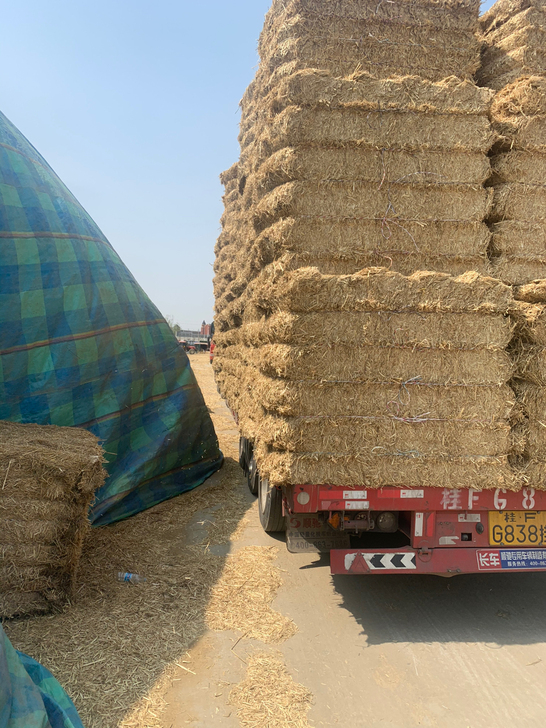 柔丝稻草保过夏水份灰份都达标，想要的联系