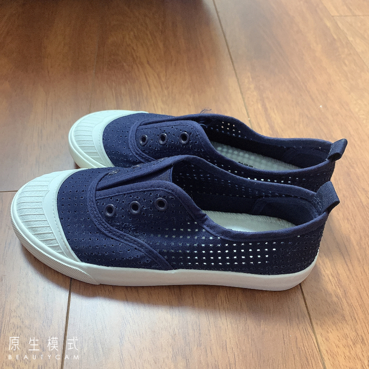 芭芭鸭低帮透气休闲鞋，37码，鞋号偏小，唯...