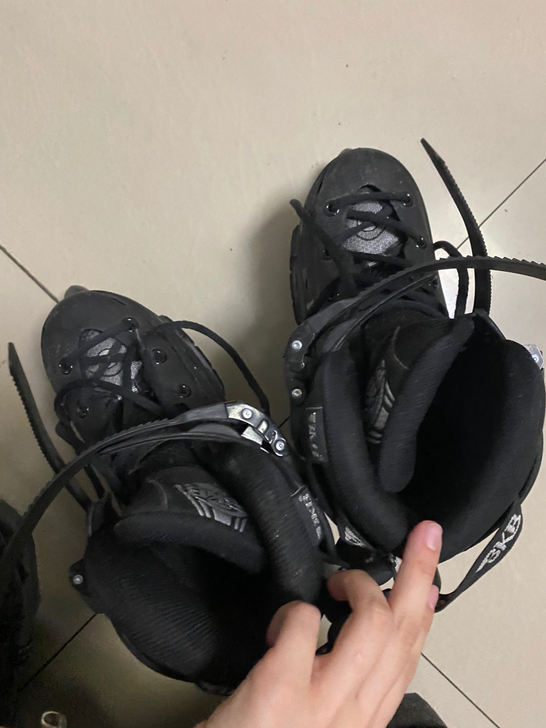 溜冰鞋!!!!!!36码的脚可以穿 基本全...
