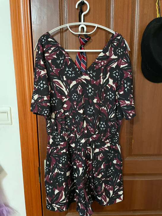 Judy judy连体裤，露肩