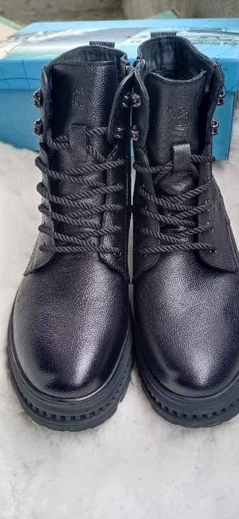 骆驼鞋，高 山雪地靴 外面牛皮，内里貂绒 ...