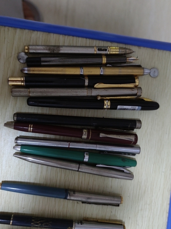 老钢笔圆珠笔15支。35包邮。第28捆