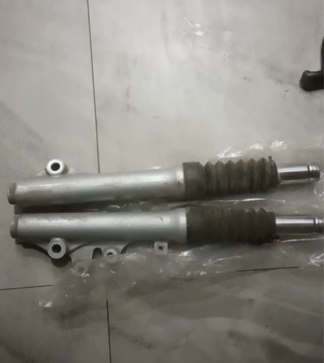 铃木125踏板前减震 感兴趣的话点“我想要...