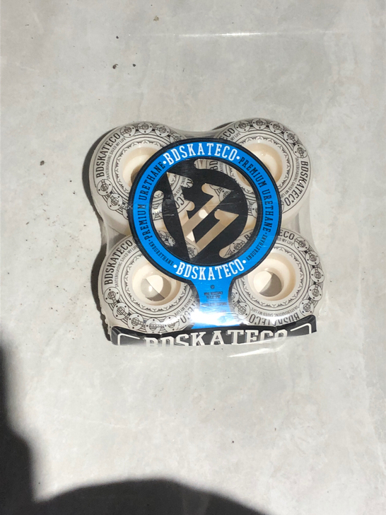 BD滑板轮子尺寸52mm硬度101A