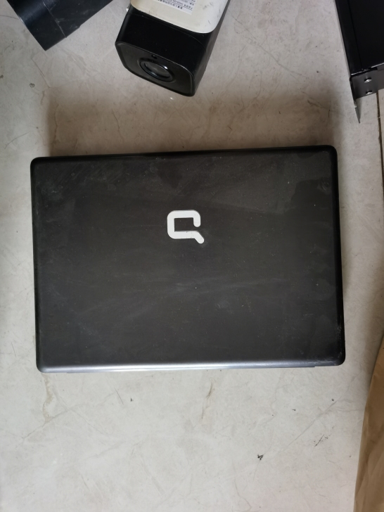 本记本电脑一台，显示器一台，高清人脸识别摄...