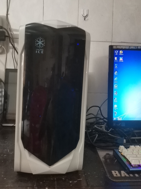 四核八线程主机。梦幻西游5开。开机很快。