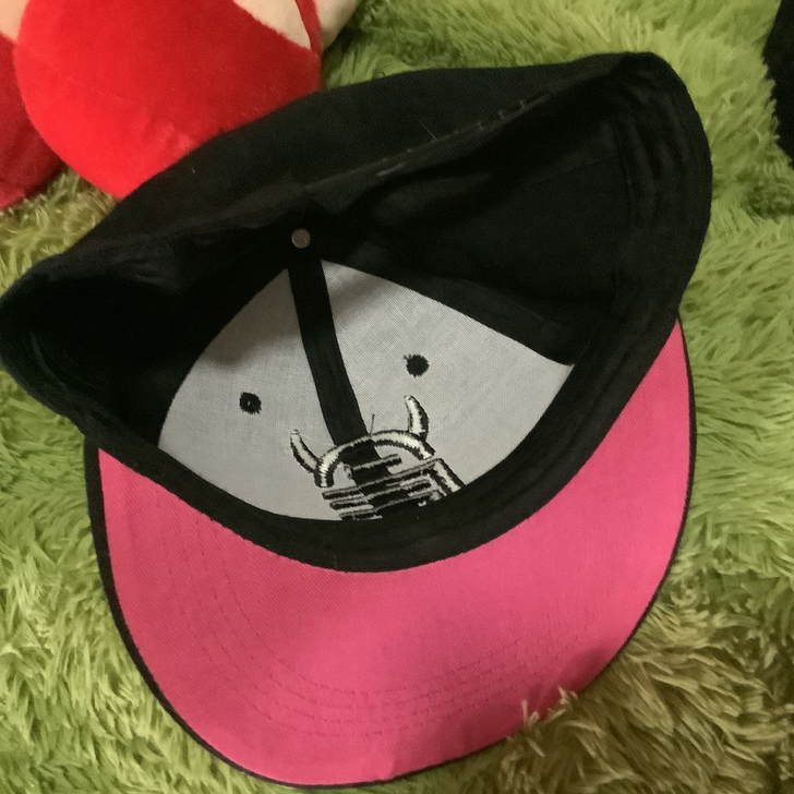 各种帽子 都九块九 喜欢的私 买二送一全部...