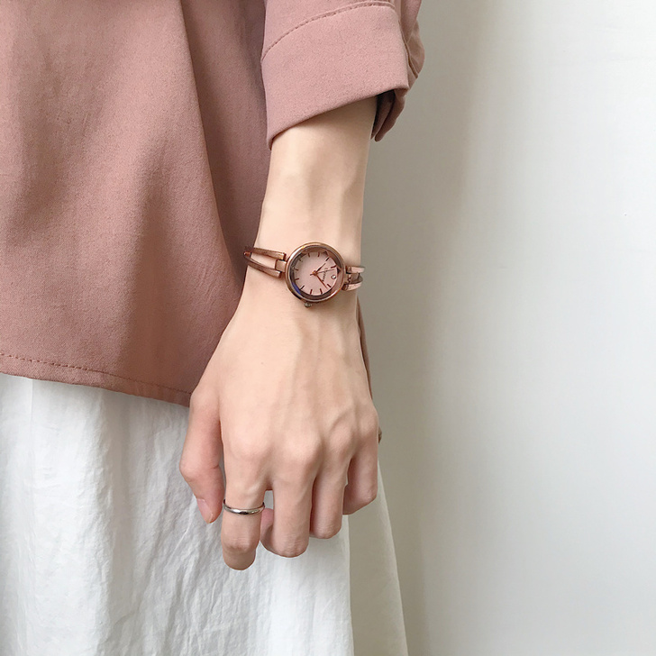 2021年新款小众手链手表女款手链钢带in...