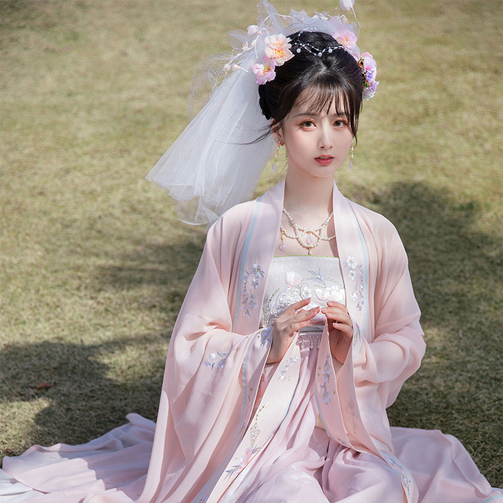 池夏宋词:春心事 重工刺绣对襟大袖衫诃子裙...