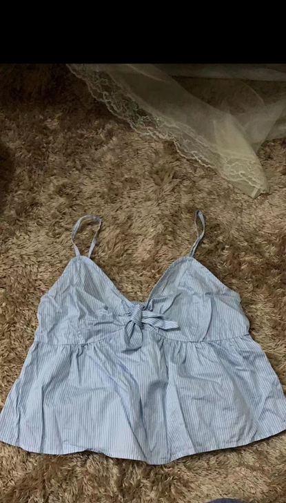 小清新吊带上衣 去海边的时候最适合穿啦~闲...