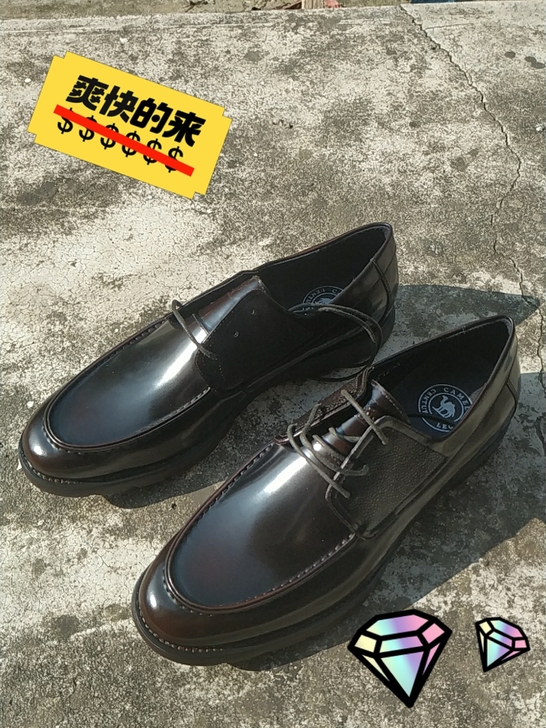 骆驼男鞋，头层亮牛皮帮面，猪皮里，橡胶发泡...