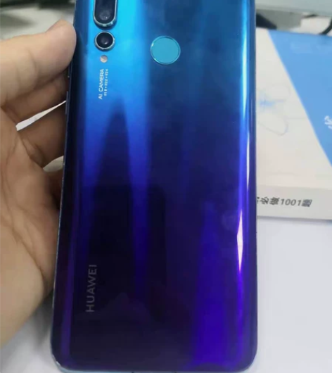华为nova4，8+128g，手机运行流畅...