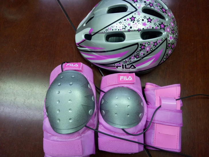 捡漏头盔护具套装全新，非自由人，米高，K2...