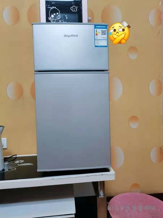 今年四月份买的荣事达冰箱,九成新,42升,...