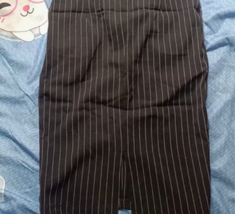 全新春秋款背带裙 ，料子很好 裙子带内衬 ...