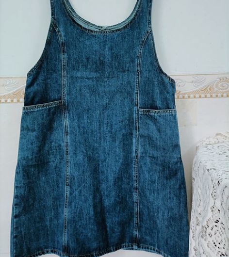 时尚休闲大气新款牛仔背带裙，柔软舒适洗水牛...