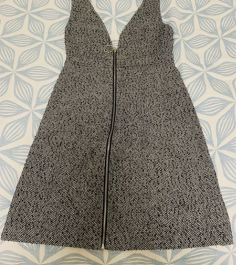 秋冬拉链背带裙 虽然是s码，我平时穿m的也...