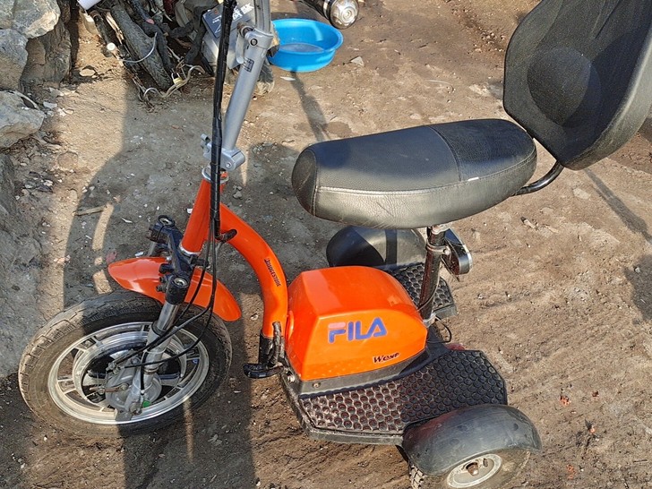 老年代步车三轮