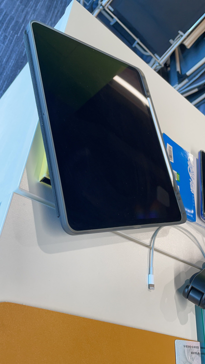 公司休业 20款iPad出，深圳自提，外地...