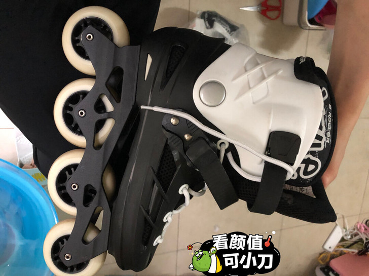 轮者轮滑鞋，36码，九成新，