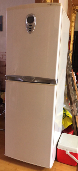 容声冰箱搬家不打算带走了，便宜卖，8.5成...