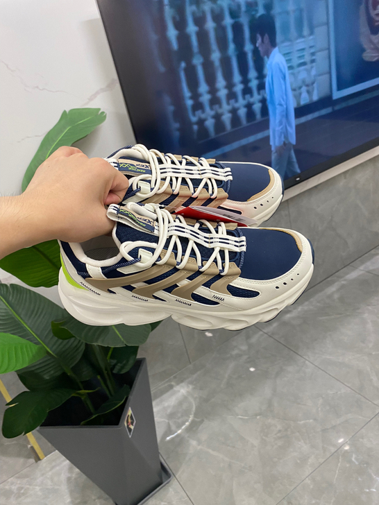 42码  特步的  全新 没穿过 没有外包装