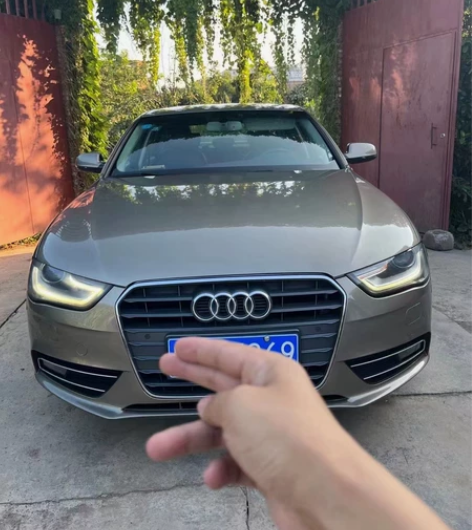 15年奥迪A4、2.0T自动豪华版、双电动...