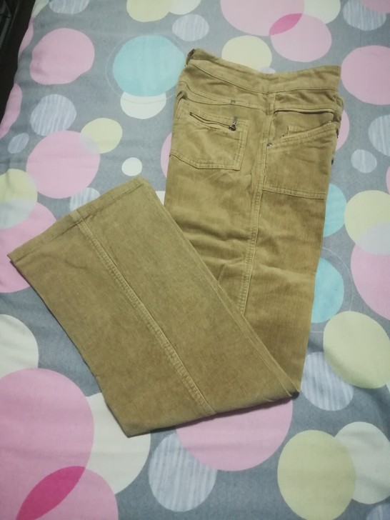 休闲裤。条绒的，腰围二尺二，裤长二尺九寸八。