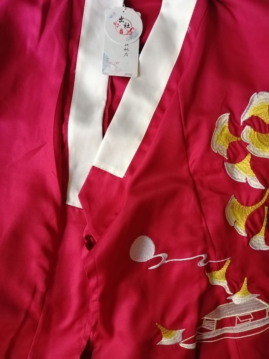 出社汉服的秋杏，已绝版，m码，全新，有飞机...