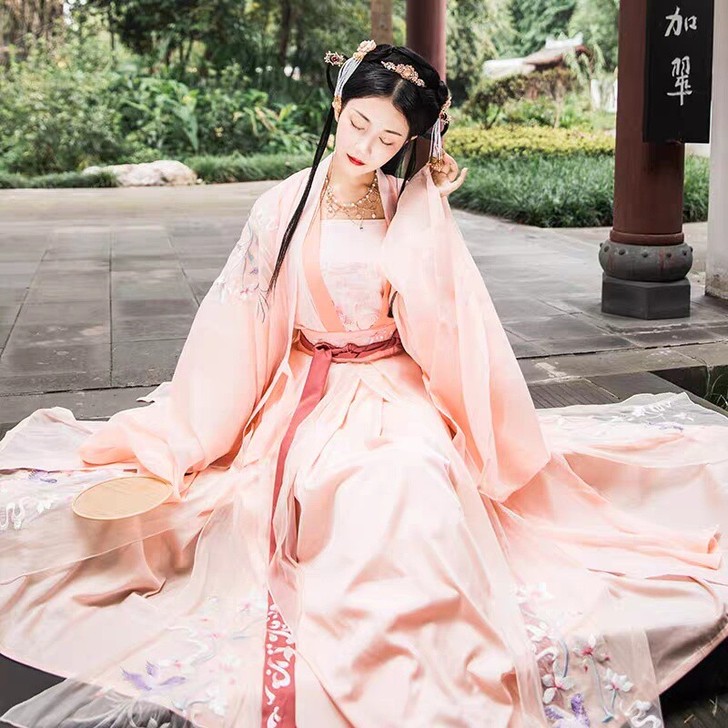 墨子研汉服，正版出，L码200包邮