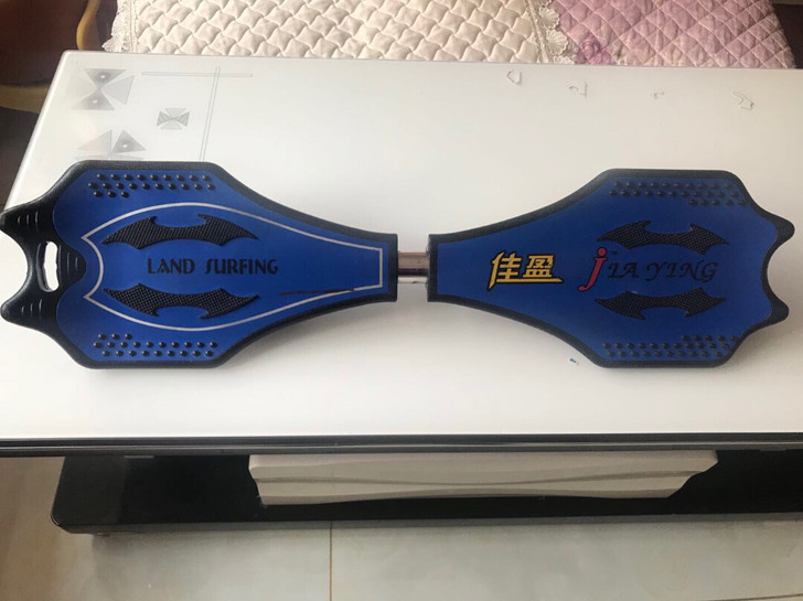 二轮滑板，学不会，放着了，自己看，自提