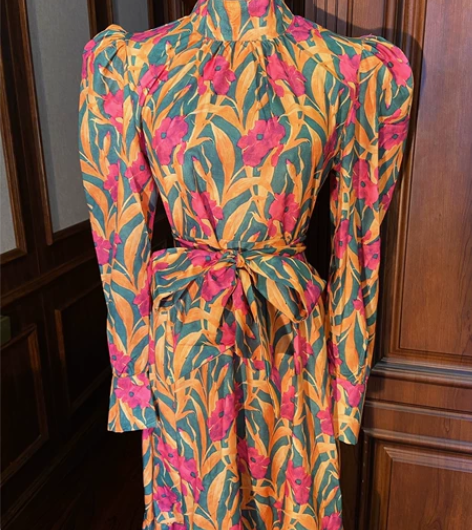 复古美艳花朵高腰泡泡袖阔肩韩国进口连衣裙大...