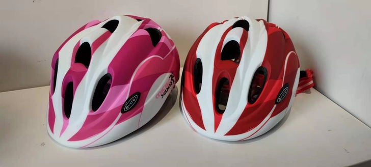 瑞士micro迈古米高头盔轮滑 滑板  自...