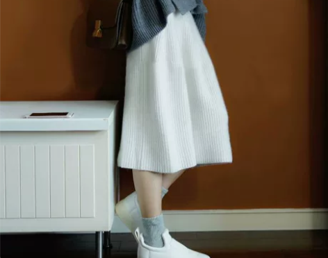 重磅新款 白色纯羊绒A字半身花苞裙！ 感兴...