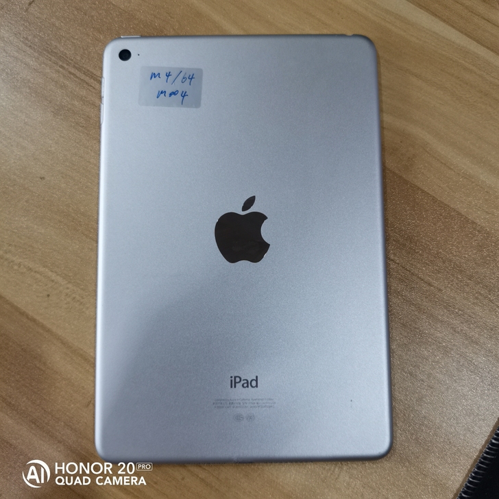 出售9.5成新iPad mini 4 内存...