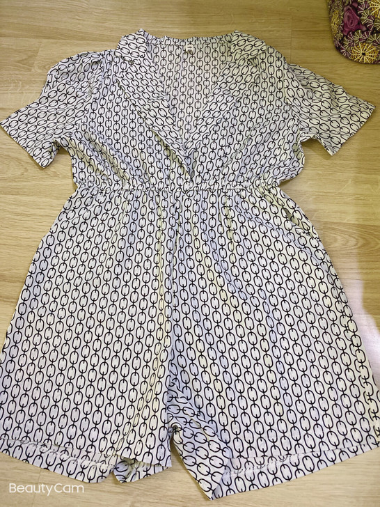 全新雪纺连体短裤，质量非常好，夏天穿非常凉...