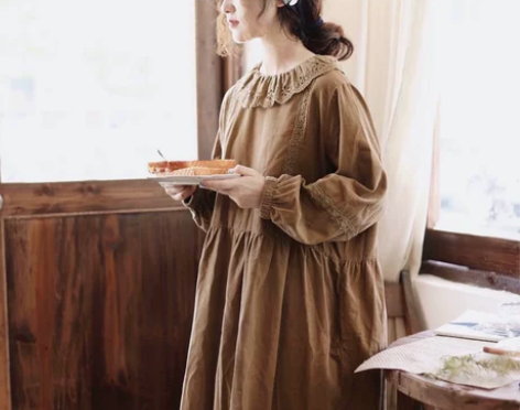 日系女装娃娃裙花边森系甜美可爱灯芯绒连衣裙...