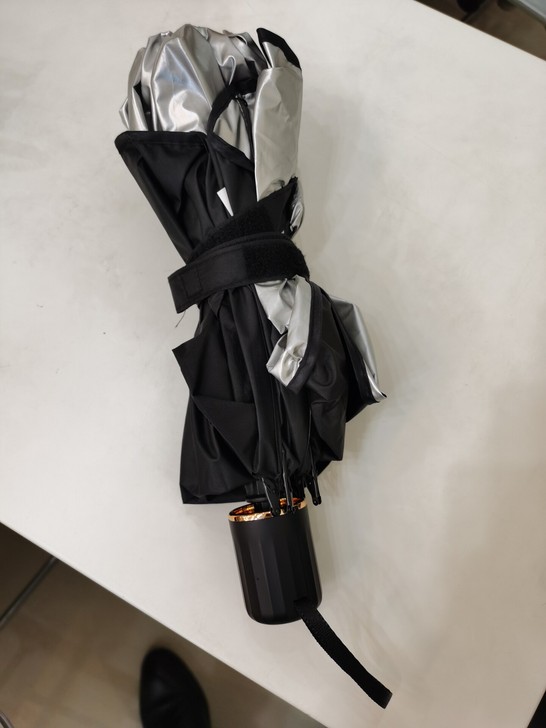 中国石化兑换的遮阳伞,因为我的是中级车,前...